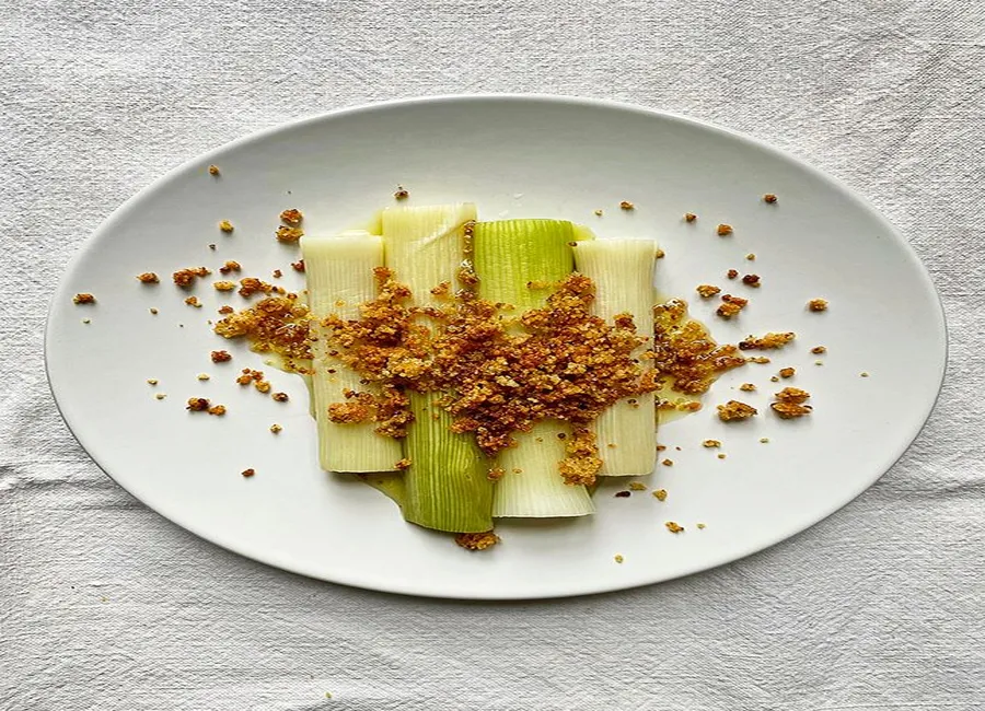 Poireaux, crumble à la moutarde