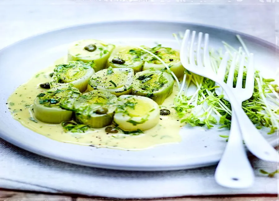 Poireaux et rémoulade aux câpres