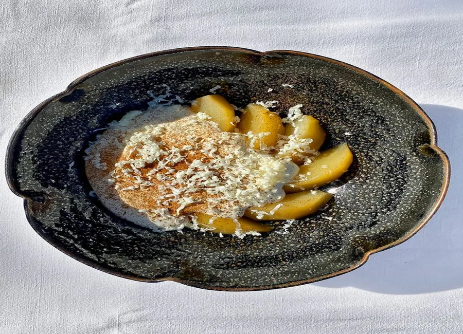 Poires au chavignol et quatre-épices