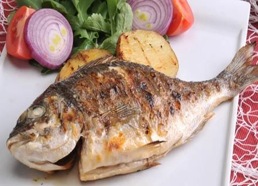 Poisson au curry cuit au barbecue