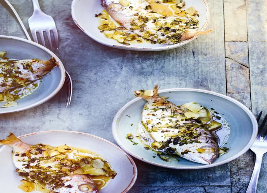Poissons, pesto fenouil et cornichons