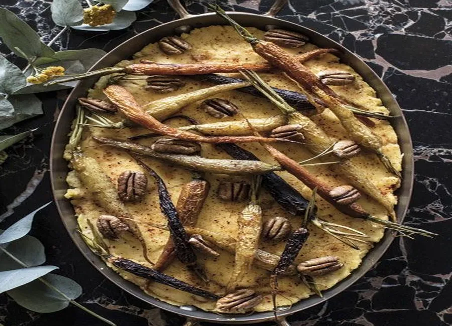 Polenta coco, piment d'espelette et carottes rôties au sirop d'érable