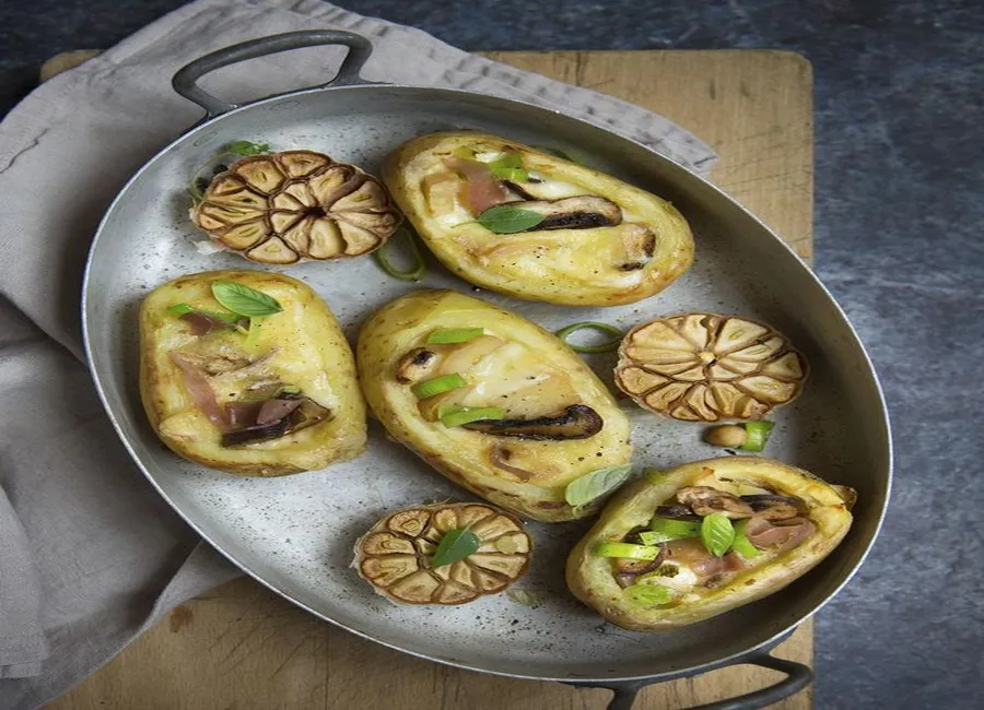 Pommes de terres farcies à la raclette