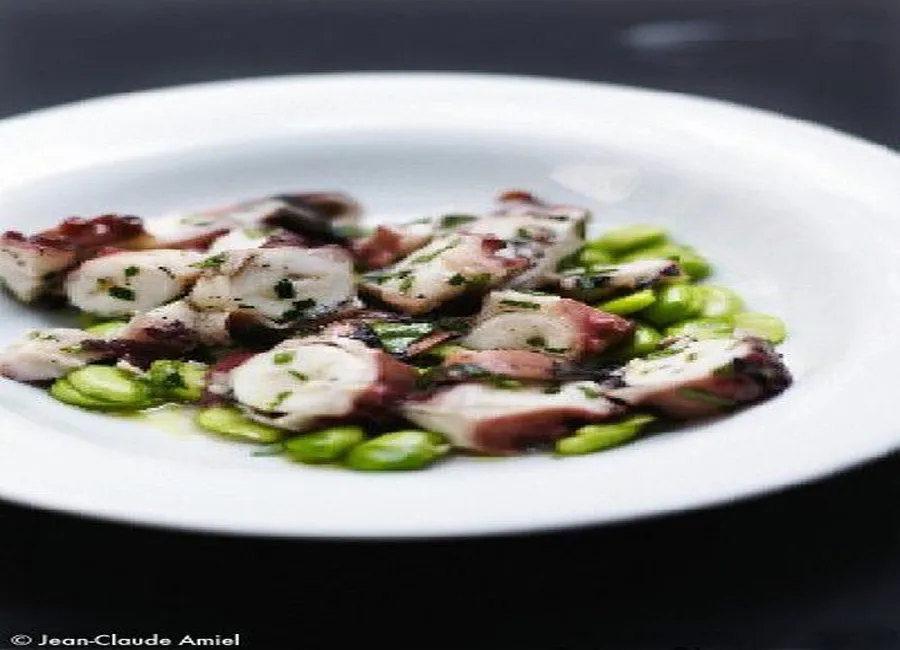 Salade de poulpe aux fèves fraîches
