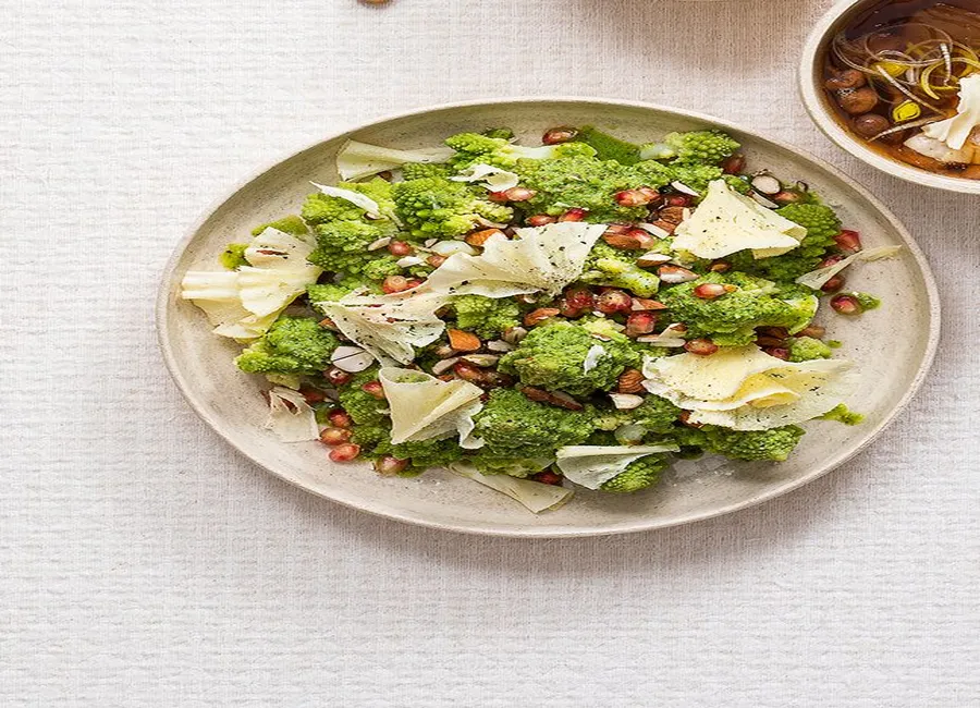 Salade de brocoli et tête de moine