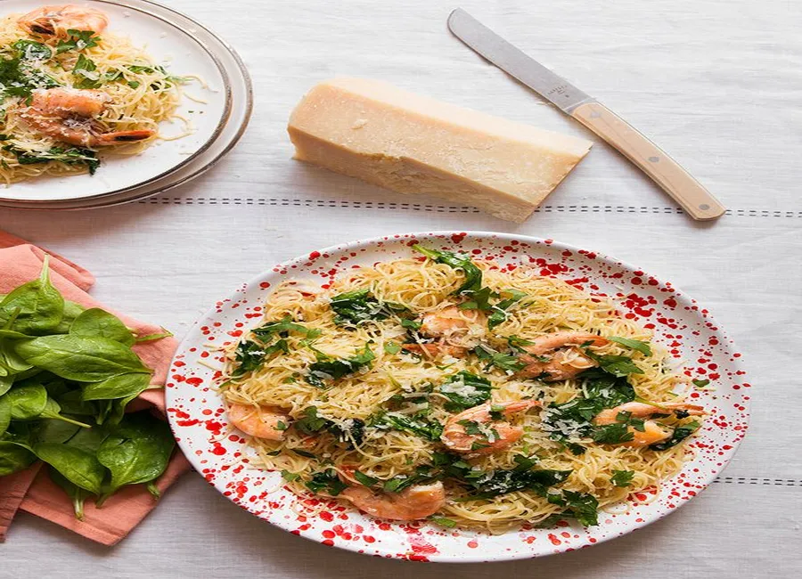 Salade de capellini, crevettes et épinards