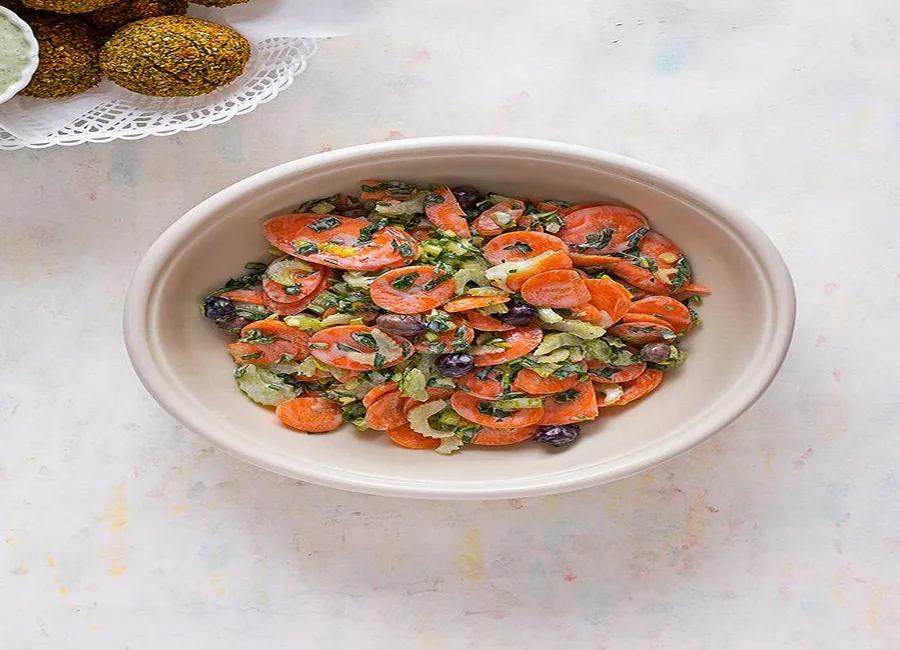 Salade de carottes et de céleri à la menthe et aux amandes