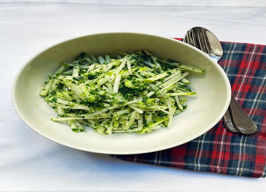 Salade de chou-rave et pomme verte
