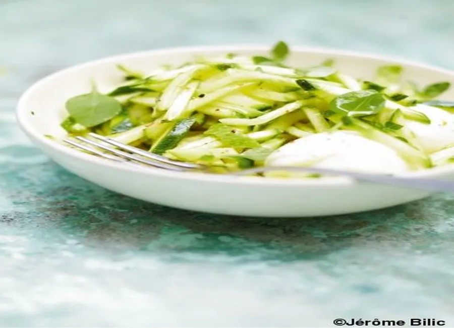 Salade de courgettes crues au citron vert