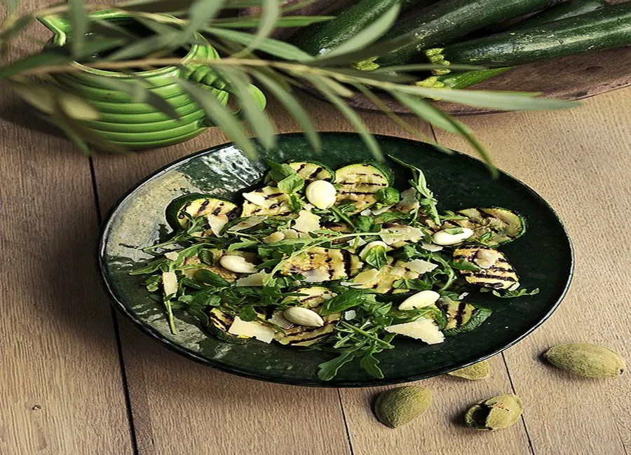 Salade de courgettes grillées au parmesan