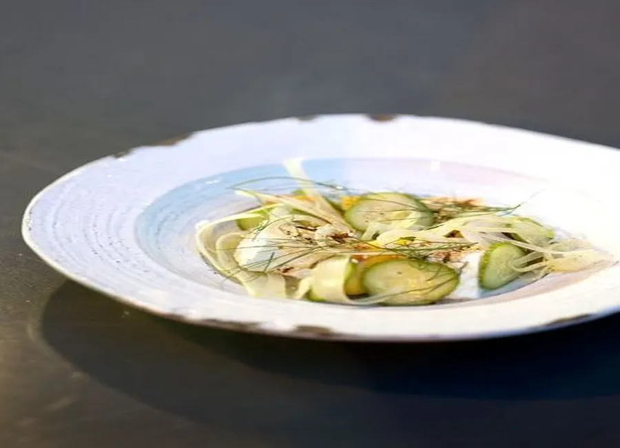 Salade de feta aux pêches et au fenouil