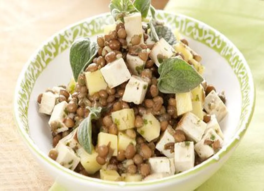 Salade de lentilles aux pommes et tofu