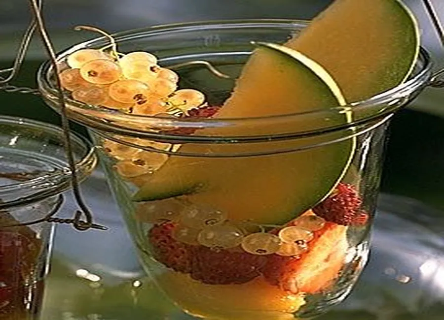 Salade de melon et fruits rouges au poivre de sichuan