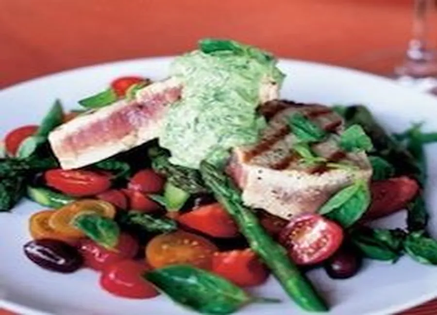 Salade de thon cuit avec crème fraîche au basilic