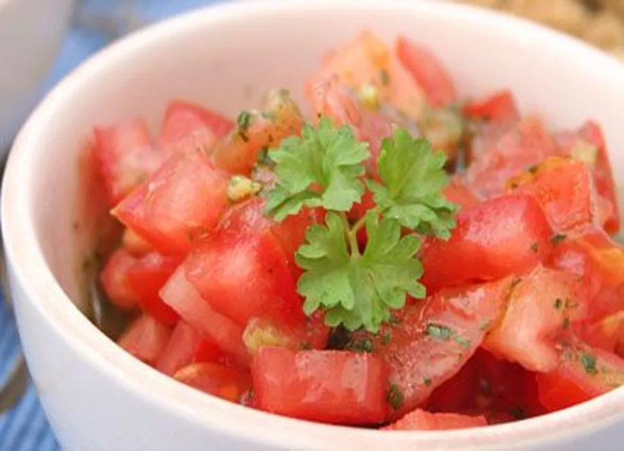 Salade de tomates aux trois poivres