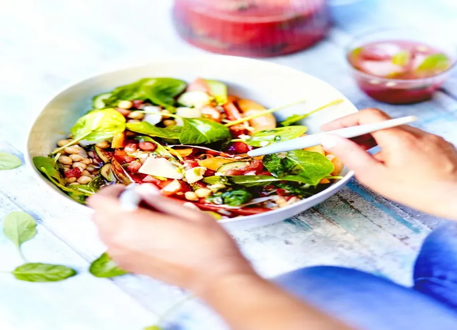 Salade melon pastèque concombre
