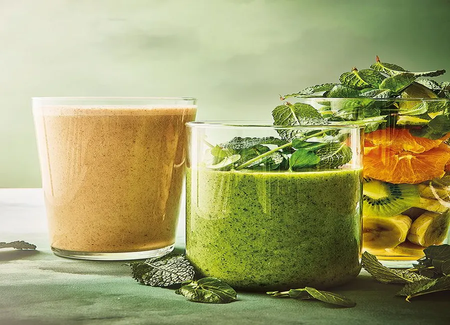 Smoothie au lait d'amande maison à la cacahuète, cannelle et dattes