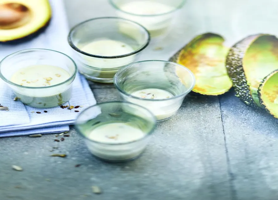 Smoothie au lait de chanvre et avocat