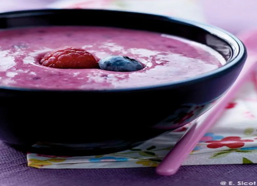 Smoothie aux fruits rouges, miel et son (dès 9 mois)