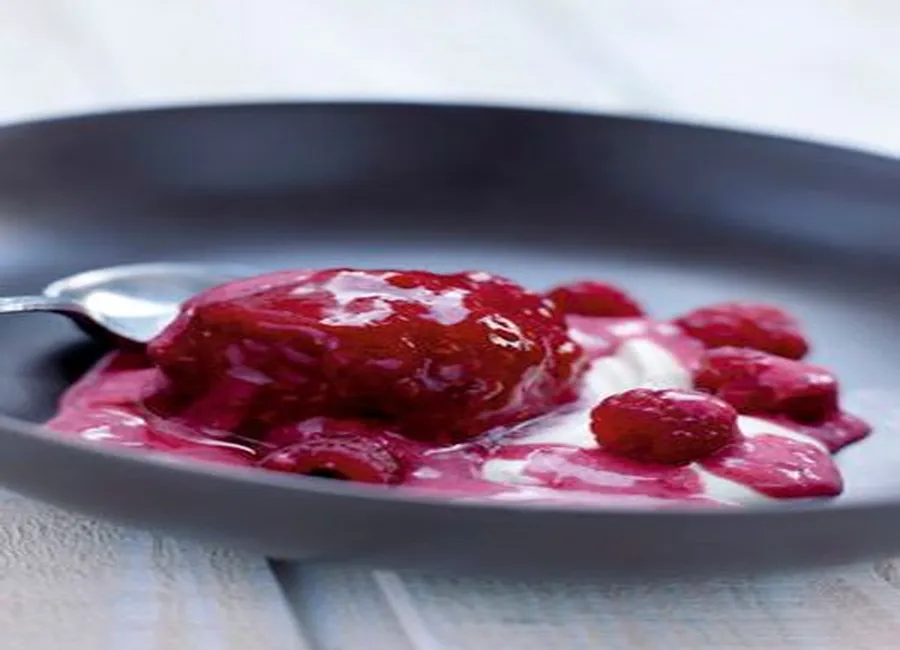 Sorbet framboises minute au sucre de verveine et framboises à la crème