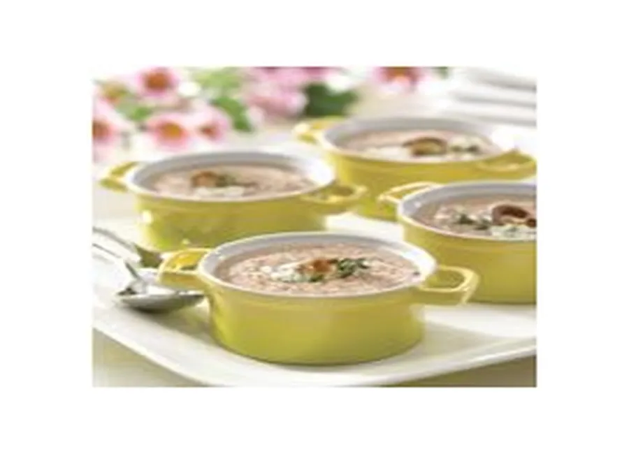 Soupe aux champignons sauvages et aux noix