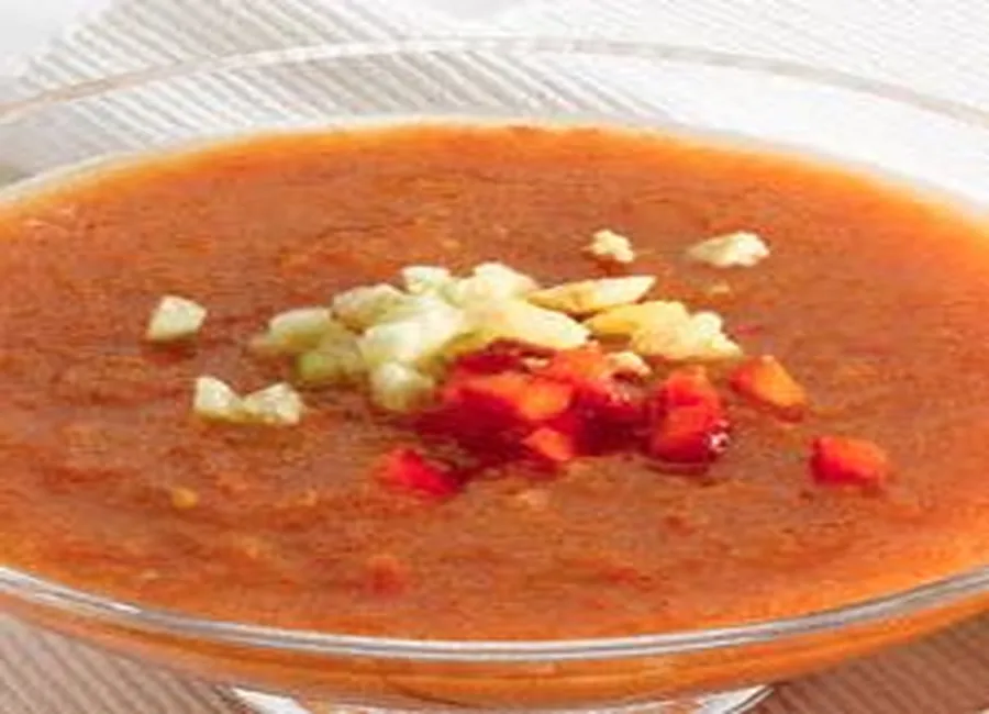 Soupe aux poivrons rouges et à la lime