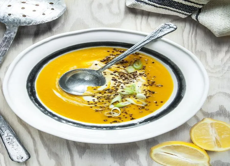 Soupe carottes-agrumes au sarrasin