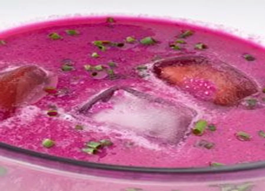 Soupe de betterave glacée