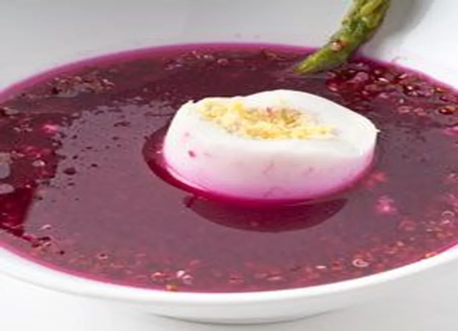 Soupe de betterave, quinoa et uf