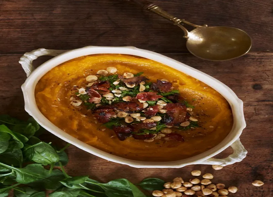 Soupe de butternut, épinards et lard