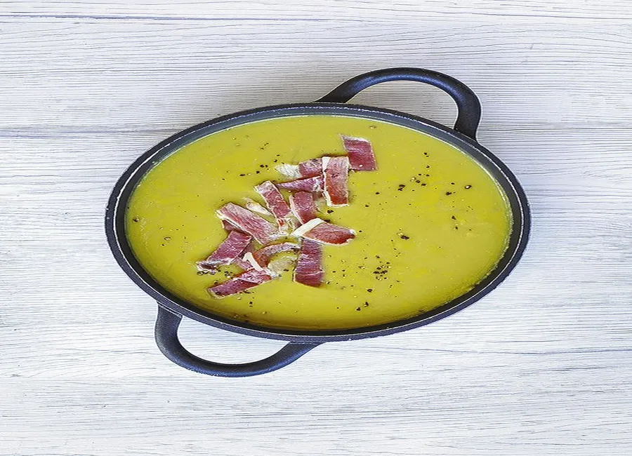 Soupe de pois au jambon