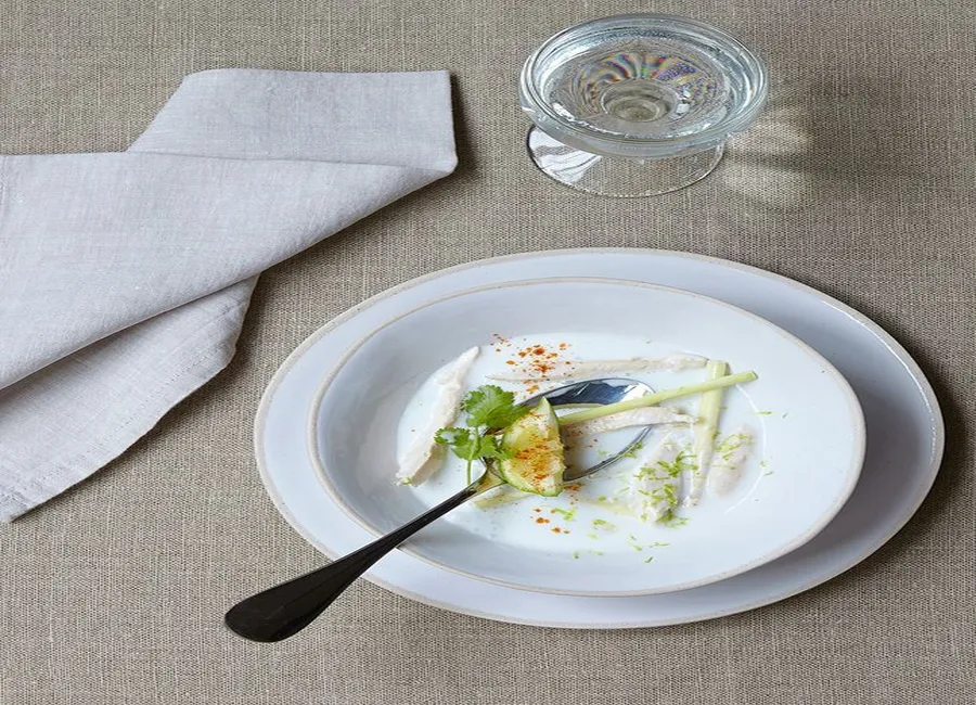 Soupe de poulet au lait de coco et citronnelle