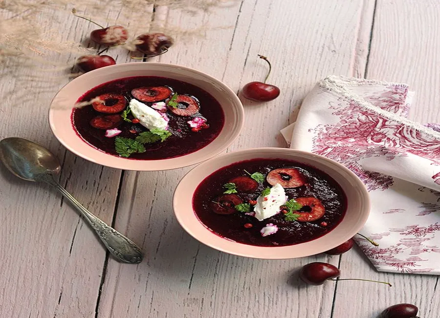 Soupe glacée betterave et cerises