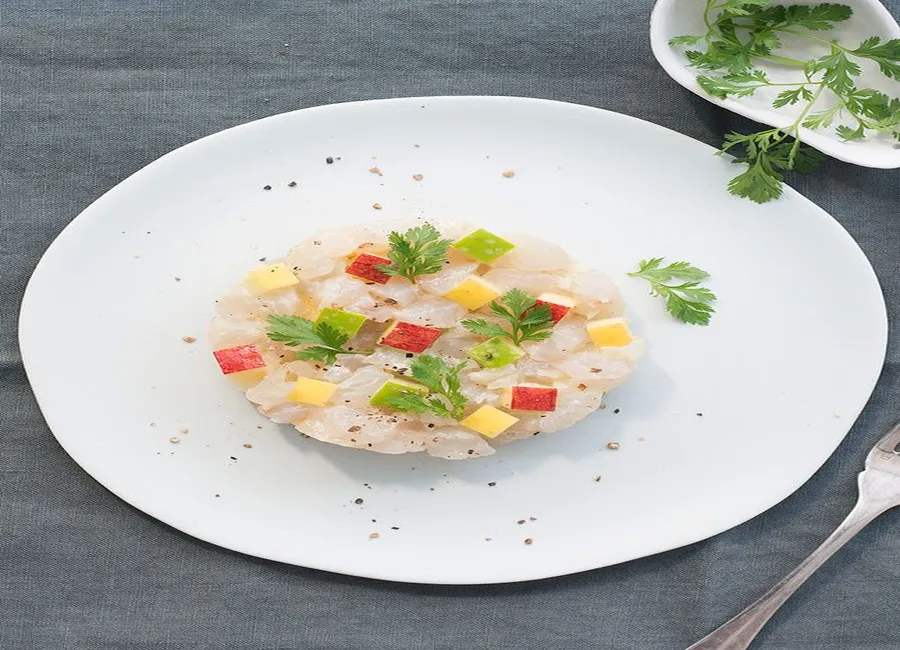 Tartare de dorade et mix de pommes de chiho kanzaki