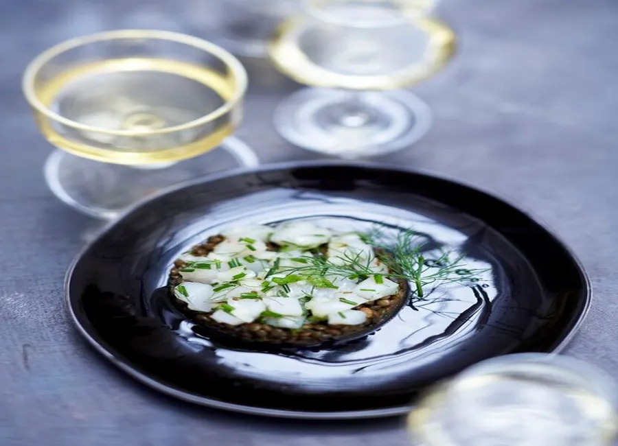 Tartare de saint-jacques et lentilles à l'anis