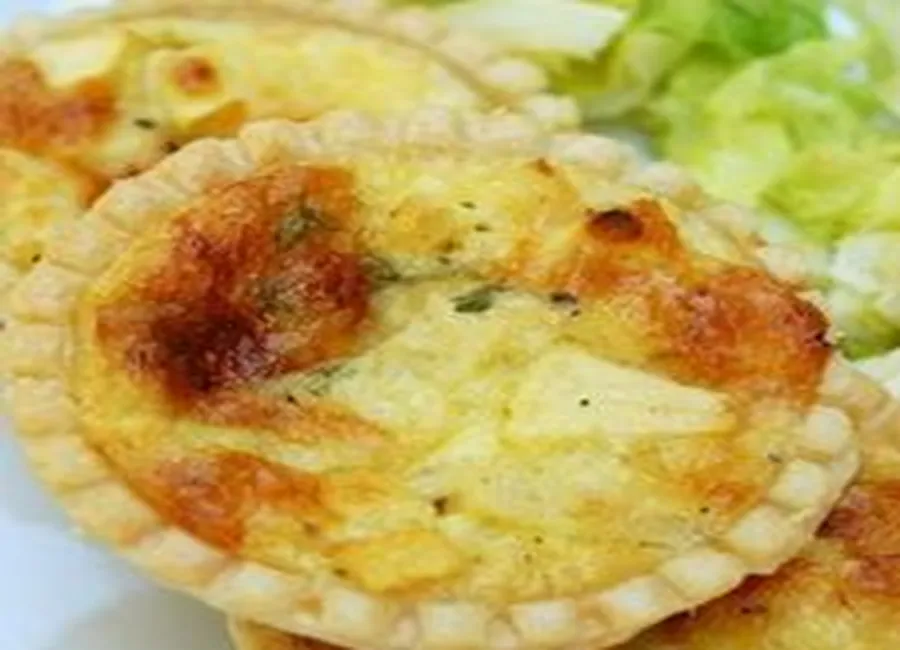 Tartelettes au cheddar et aux pommes aromatisées au thym