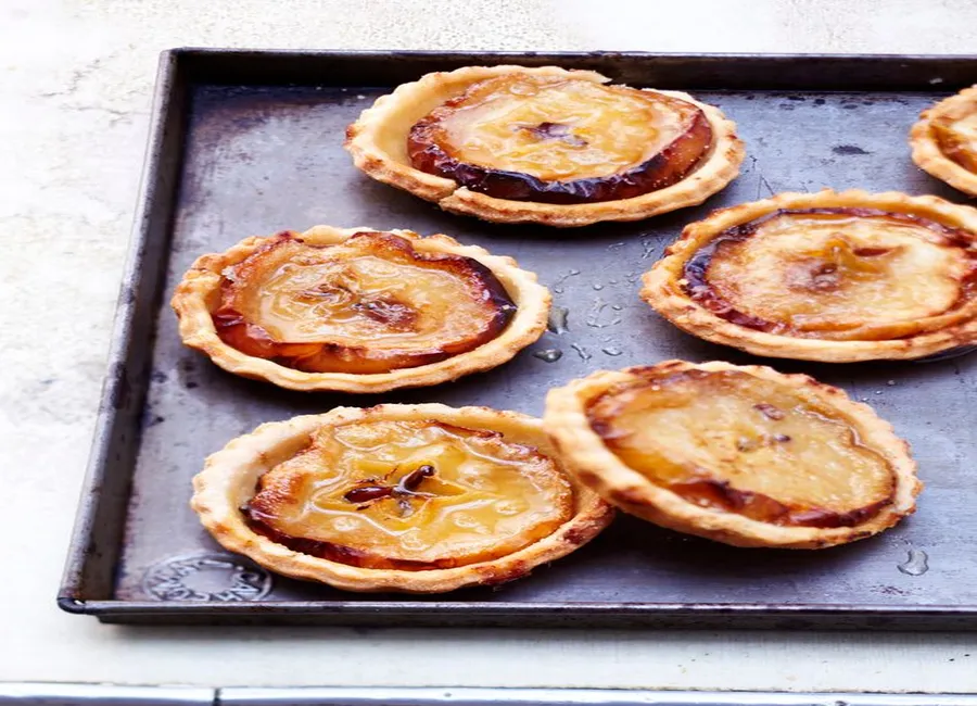 Tartelettes aux pommes couchées