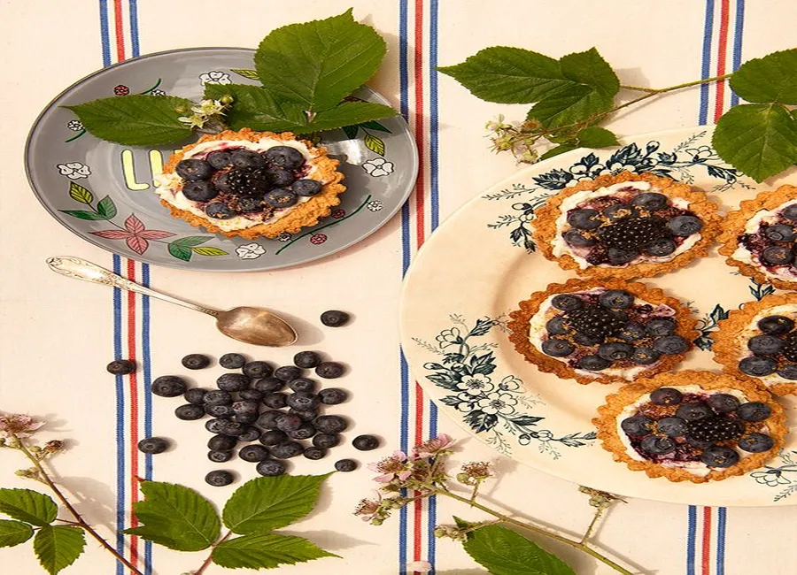 Tartelettes coco-myrtilles-mûres