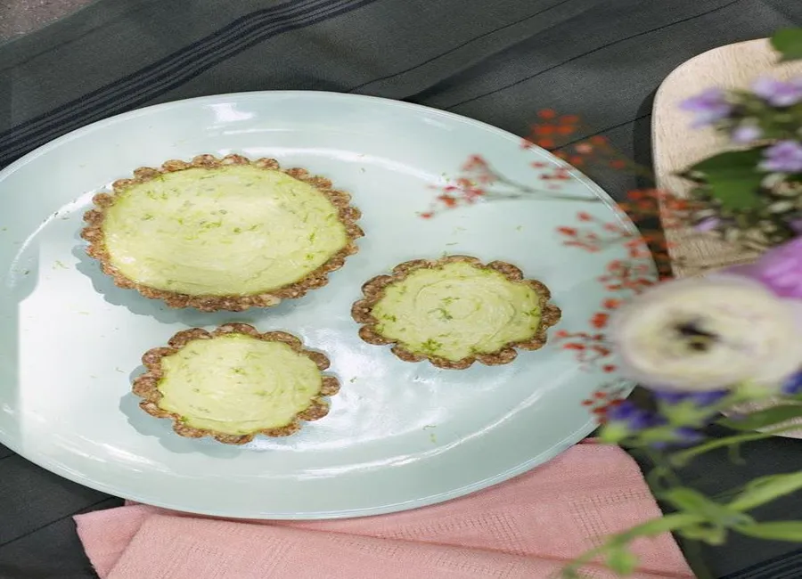 Tartelettes vegan avocat citron vert noix de coco