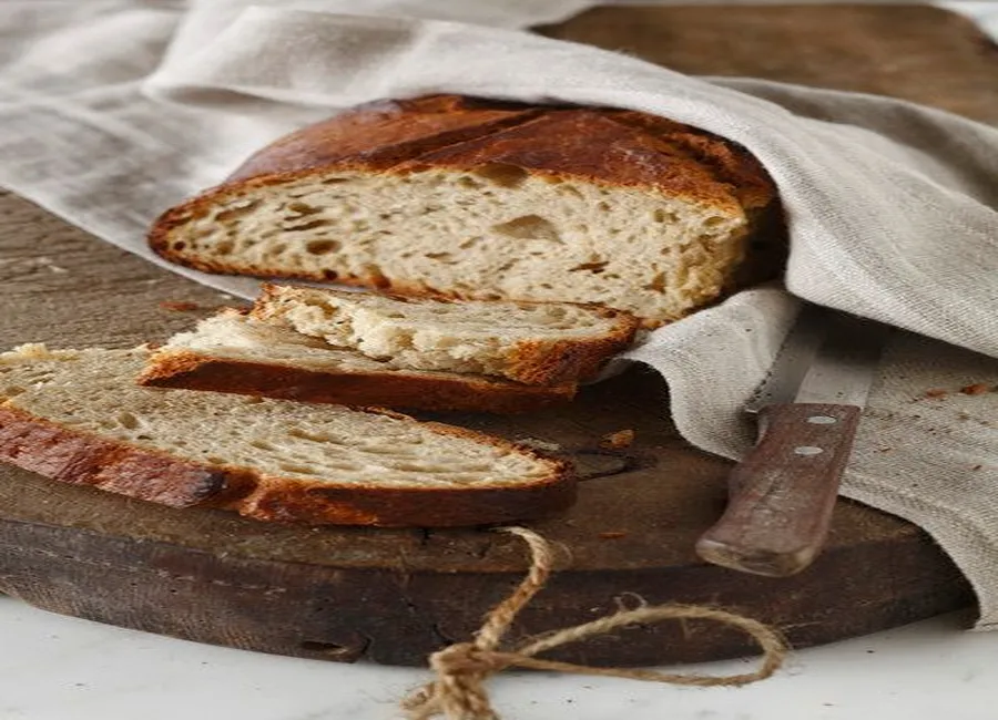 Tartine à la tomate et au jambon de parme