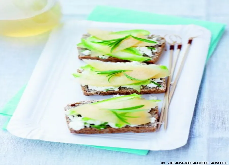 Tartines de chèvre frais, courgette et melon