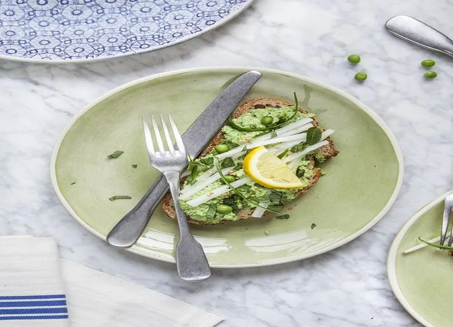 Tartines petits pois, ricotta, menthe
