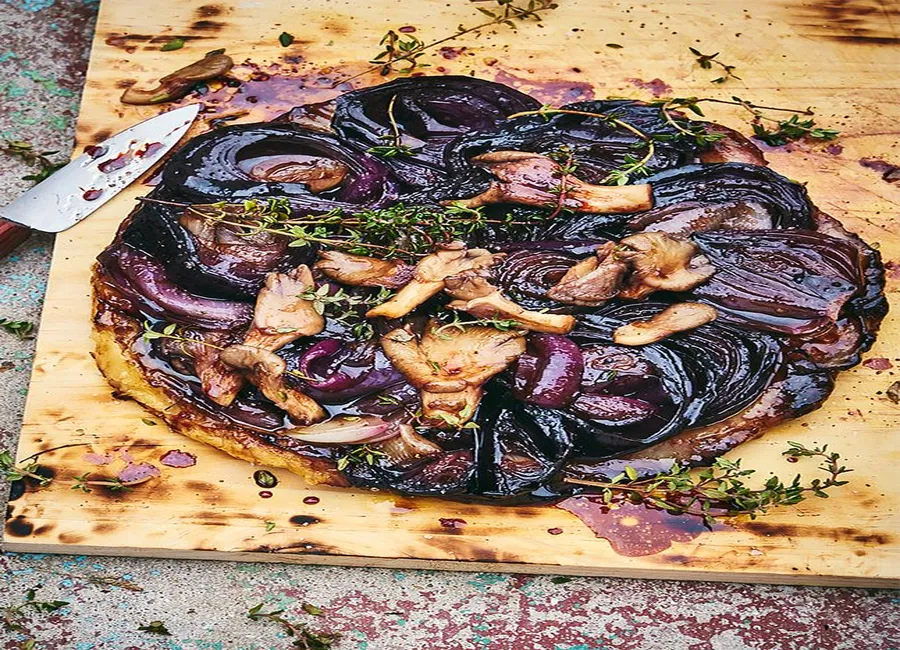 Tatin d'oignons acidulée aux pleurotes
