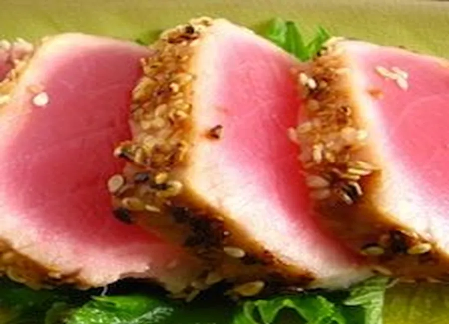 Thon ahi grillé avec salsa à l'ananas