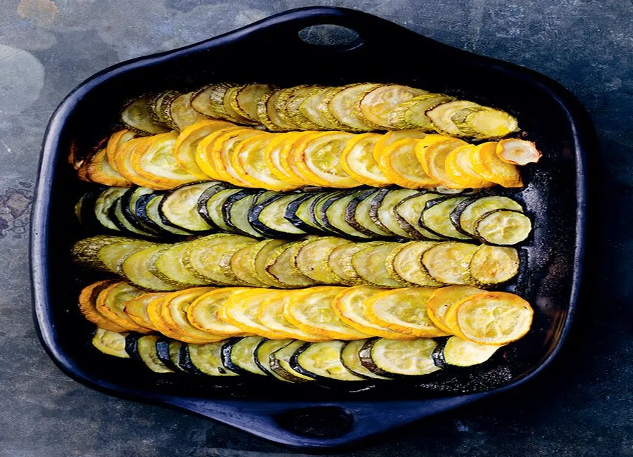 Tian de courgettes jaunes et vertes