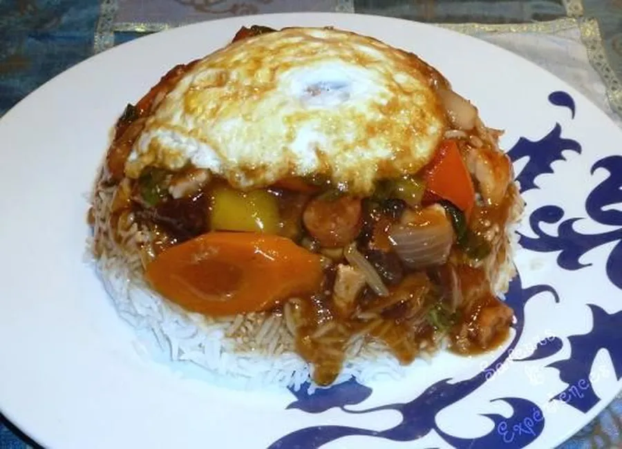 Timbale riz, poulet, oeuf de l'île maurice