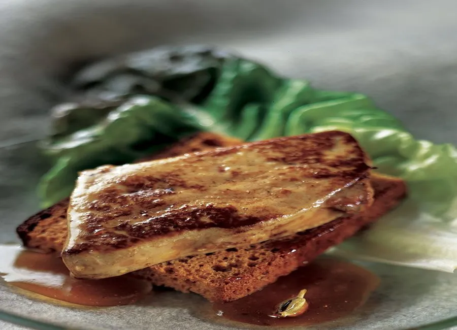 Toasts de pain d'épices au foie gras poêlé