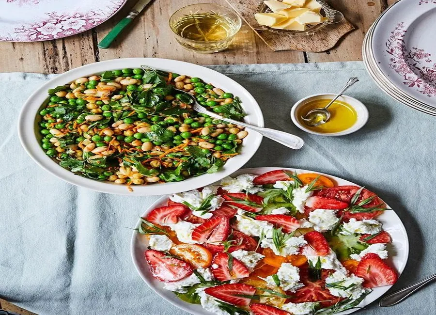 Tomates, fraises, mozzarella, estragon