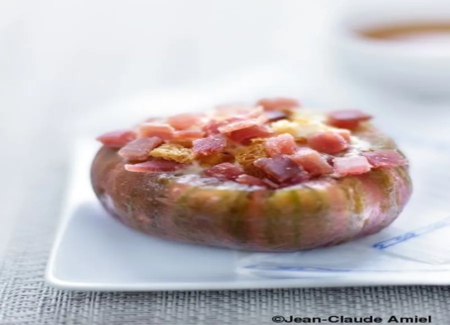 Tomates noires de crimée farcies au thon