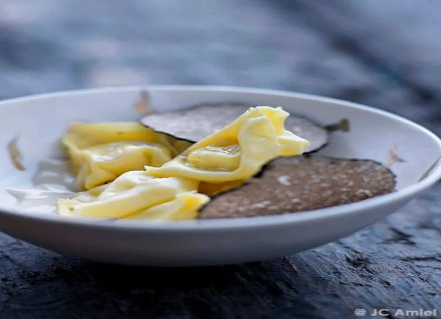 Tortelli sfogliavelo à la truffe, crème de parmigiano